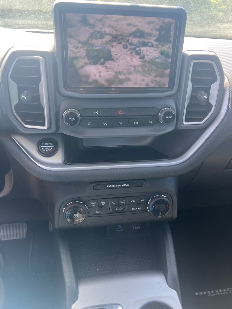 Photo 6 of this FORD BRONCO SPORT