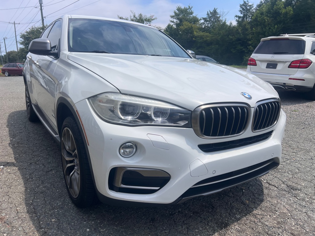 Photo 2 of this BMW X6