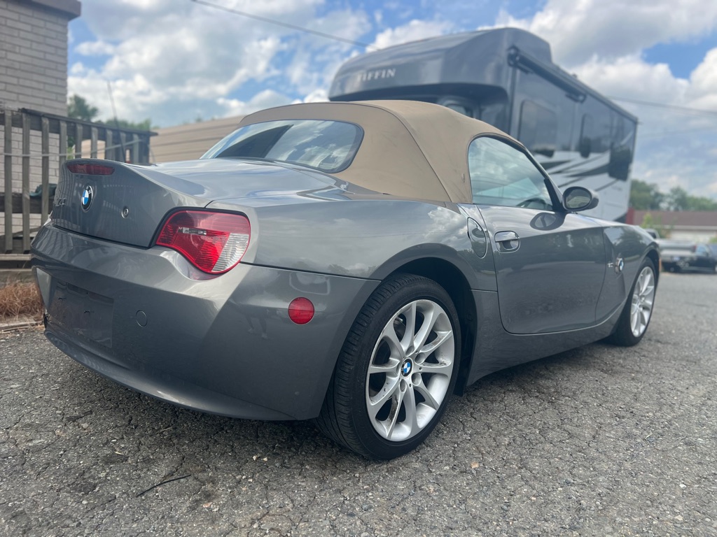 Photo 3 of this BMW Z4