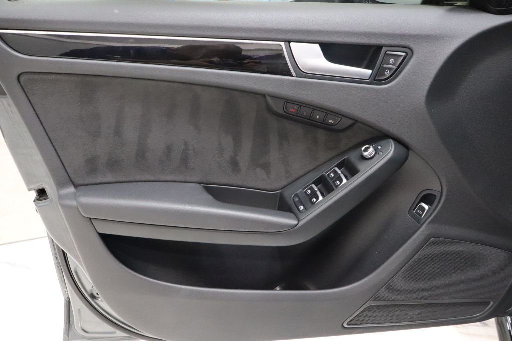 Photo 11 of this AUDI A4