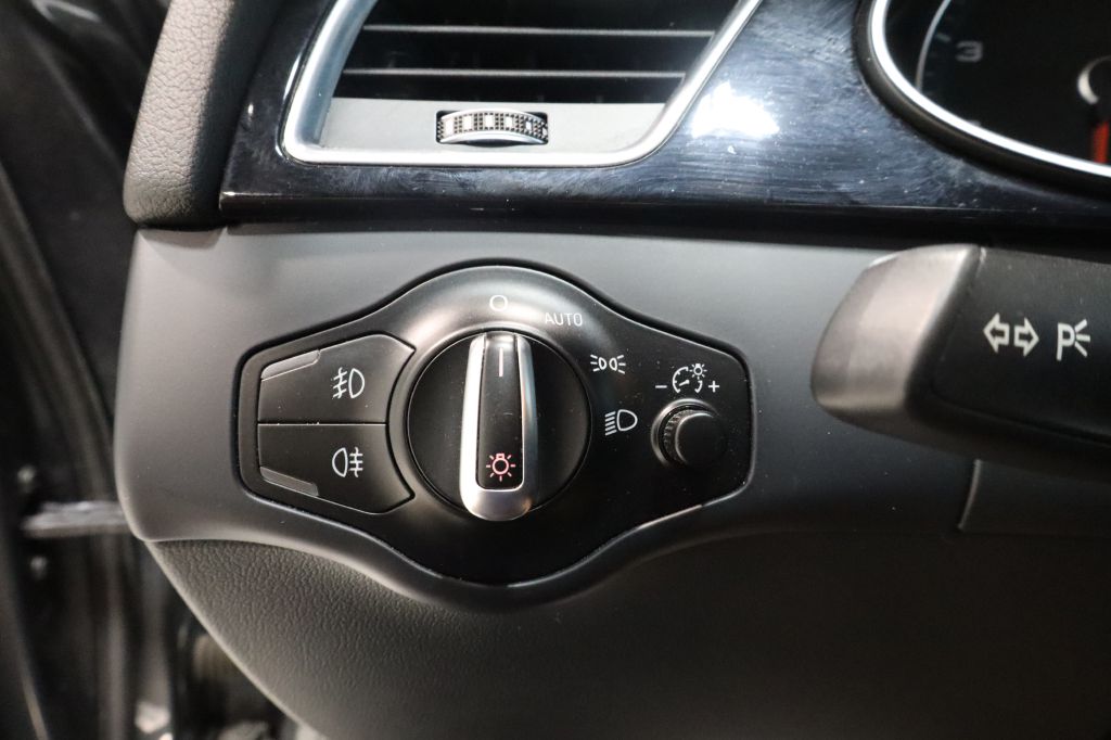 Photo 12 of this AUDI A4