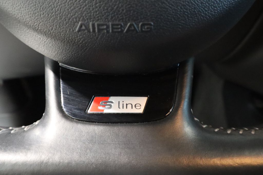 Photo 17 of this AUDI A4