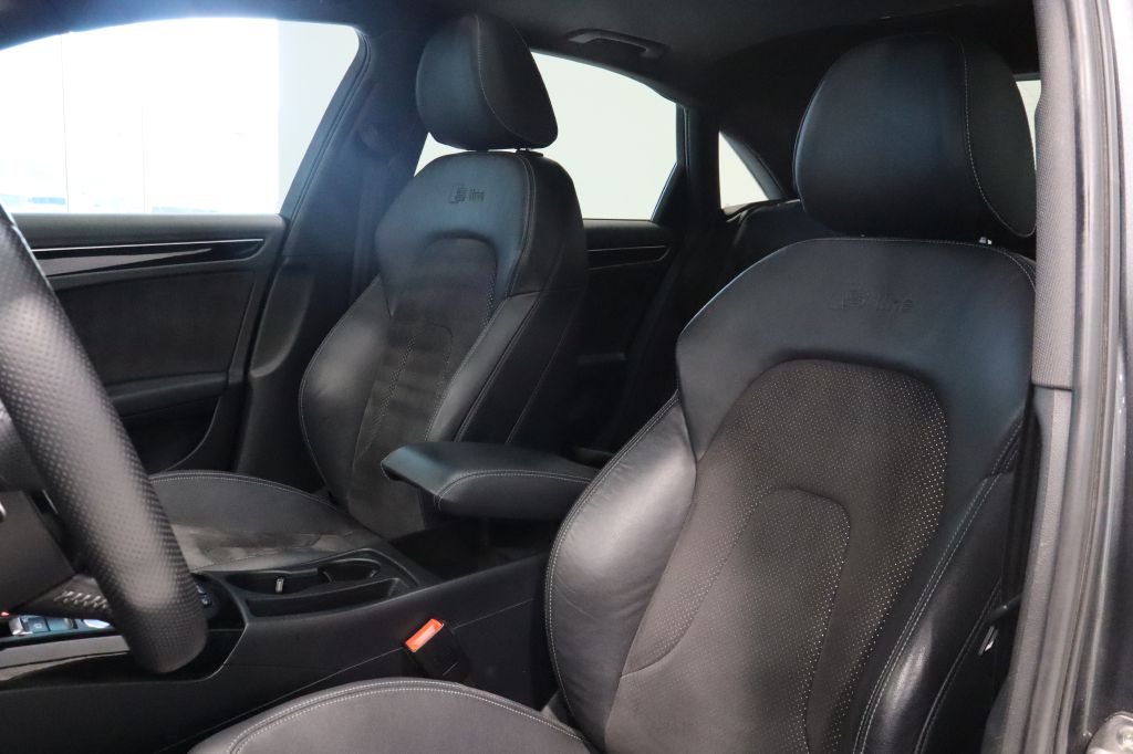 Photo 29 of this AUDI A4
