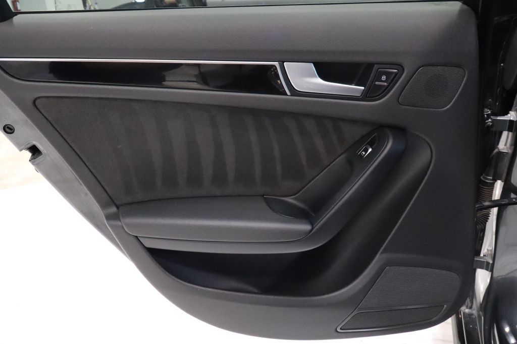 Photo 31 of this AUDI A4