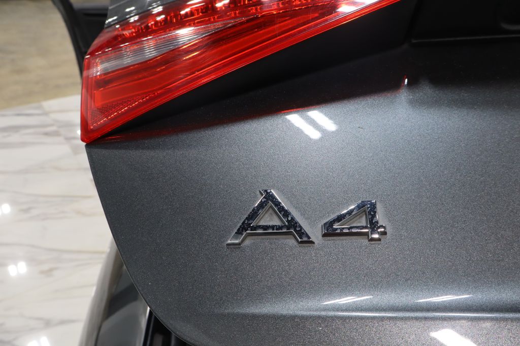 Photo 35 of this AUDI A4