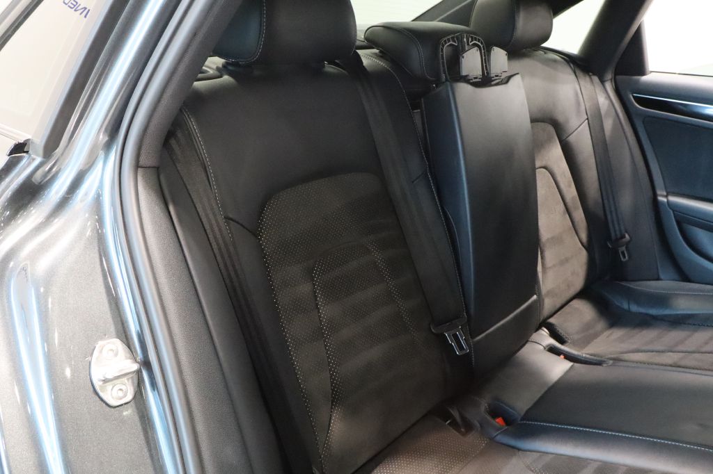 Photo 37 of this AUDI A4