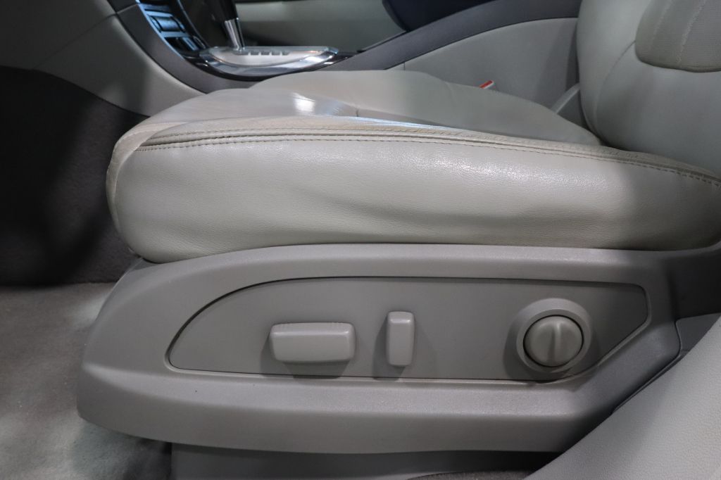 Photo 27 of this BUICK ENCLAVE