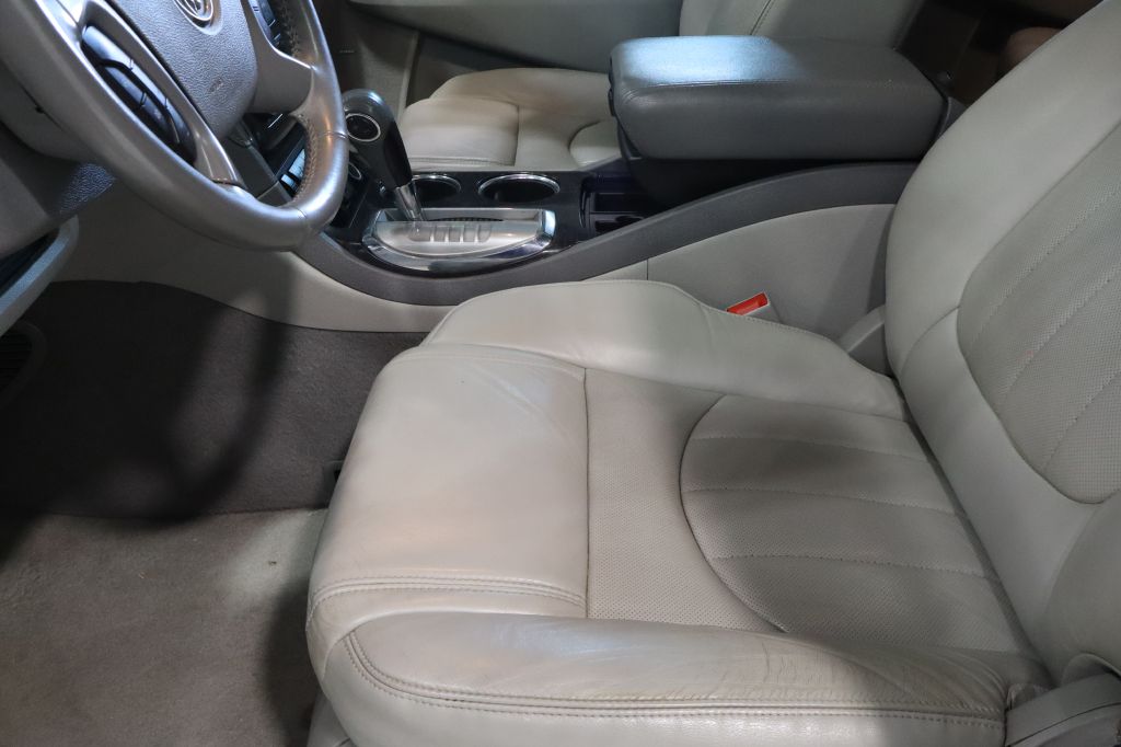 Photo 28 of this BUICK ENCLAVE