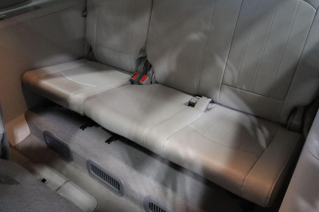 Photo 33 of this BUICK ENCLAVE