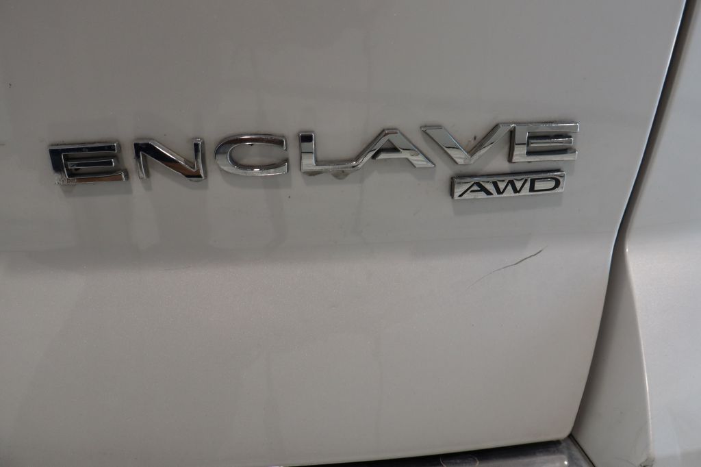 Photo 35 of this BUICK ENCLAVE