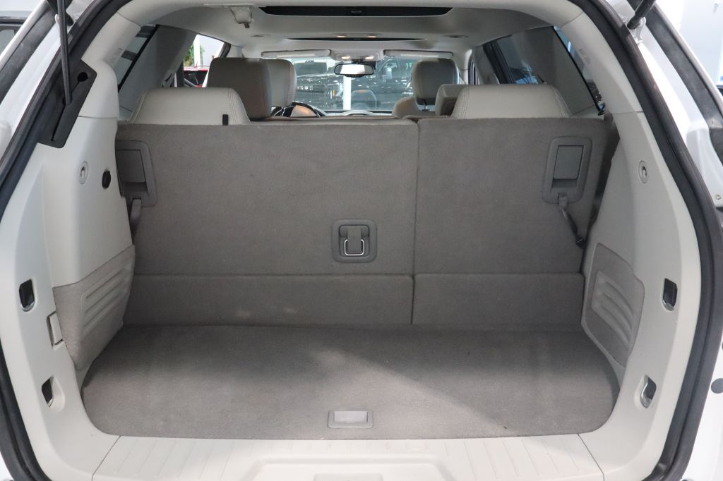 Photo 36 of this BUICK ENCLAVE