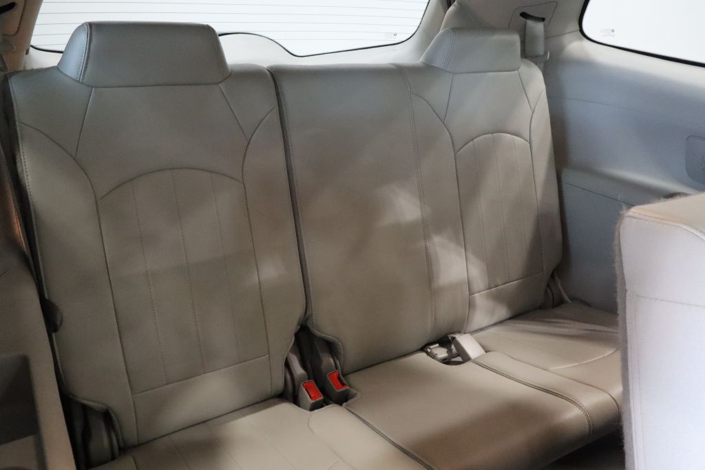 Photo 38 of this BUICK ENCLAVE