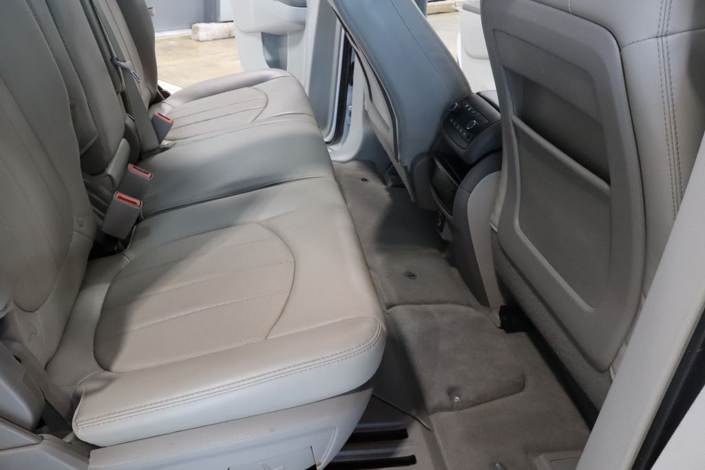 Photo 41 of this BUICK ENCLAVE