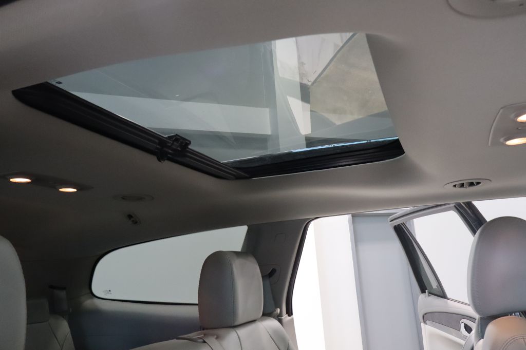 Photo 43 of this BUICK ENCLAVE