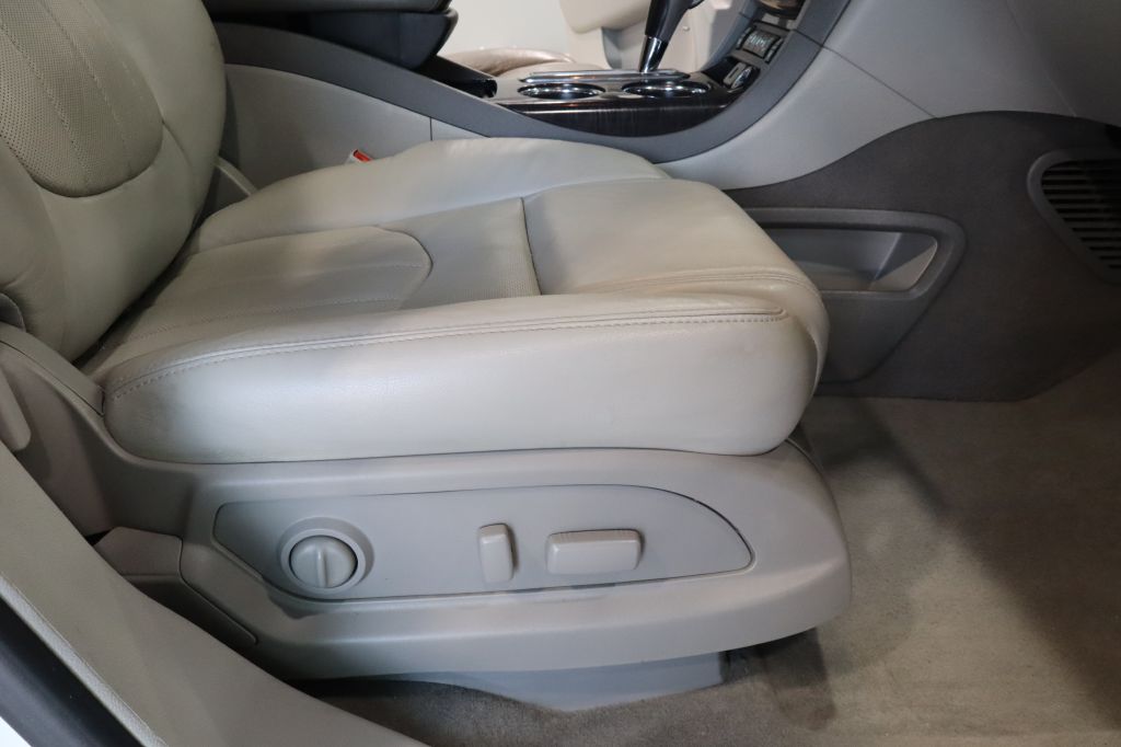 Photo 48 of this BUICK ENCLAVE