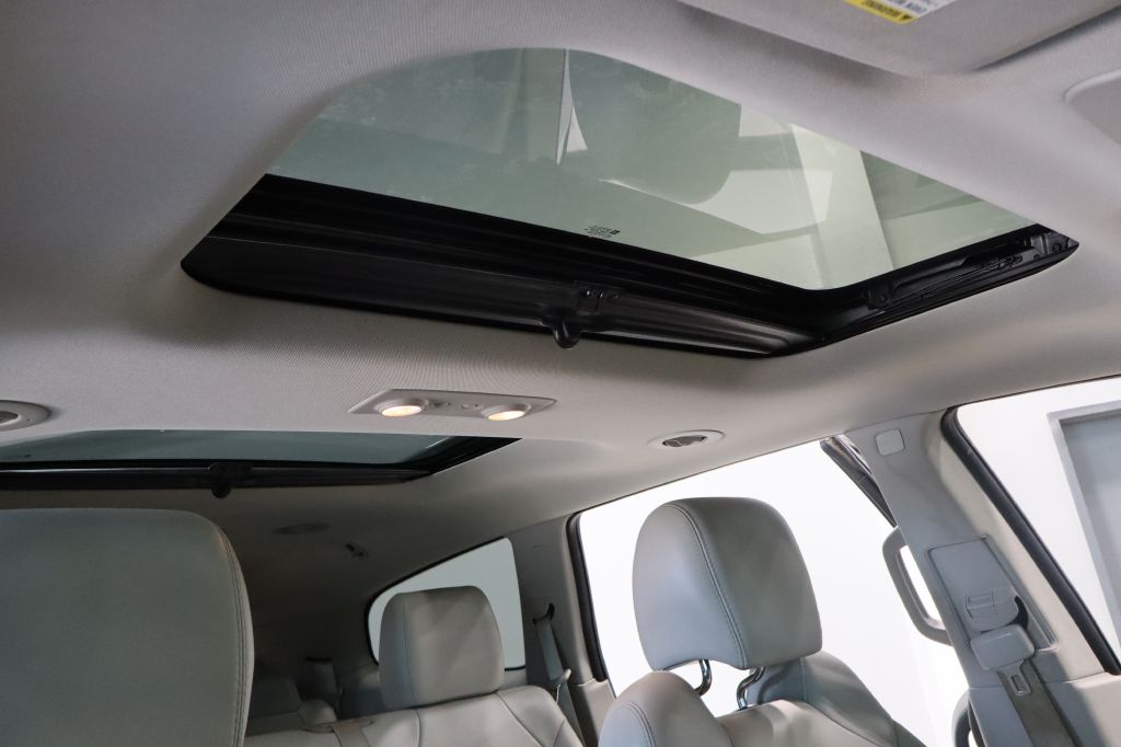 Photo 53 of this BUICK ENCLAVE