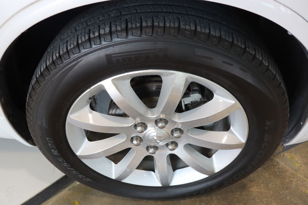 Photo 54 of this BUICK ENCLAVE
