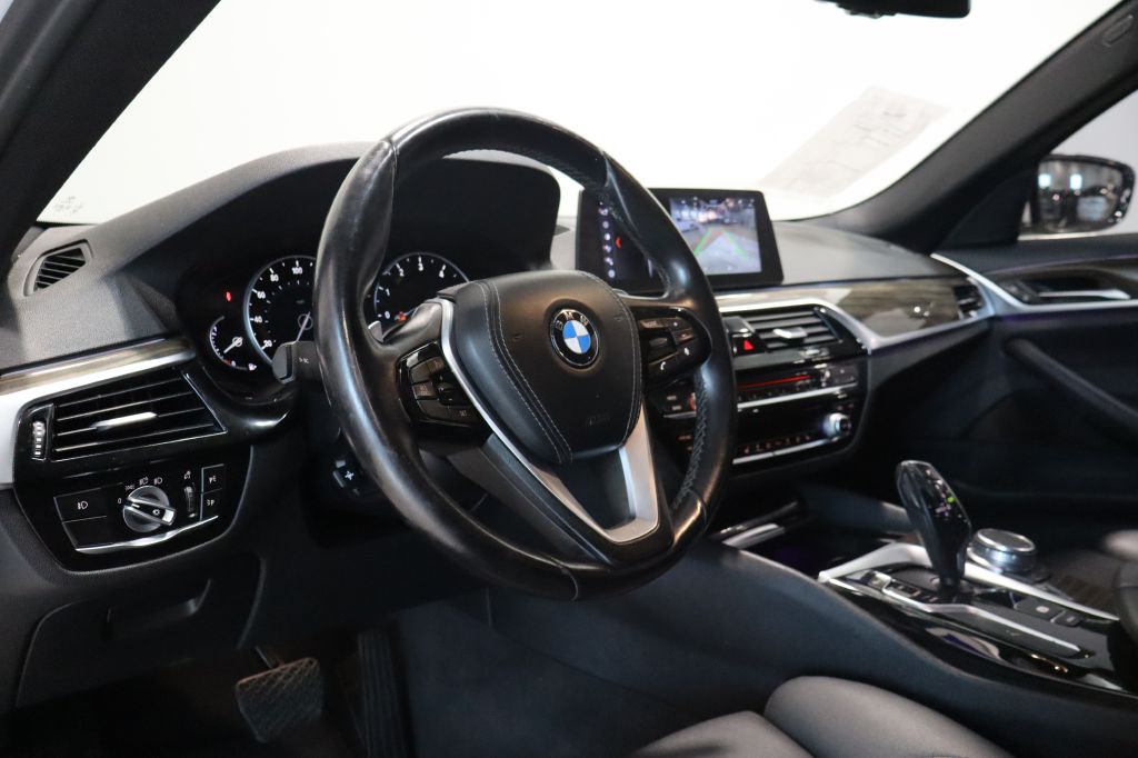 Photo 10 of this BMW 530