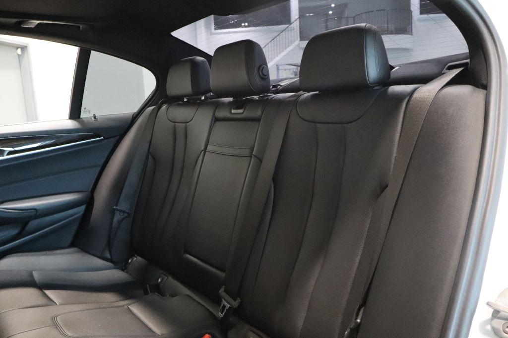 Photo 24 of this BMW 530