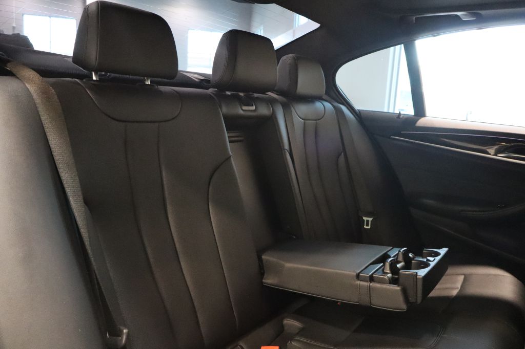Photo 29 of this BMW 530