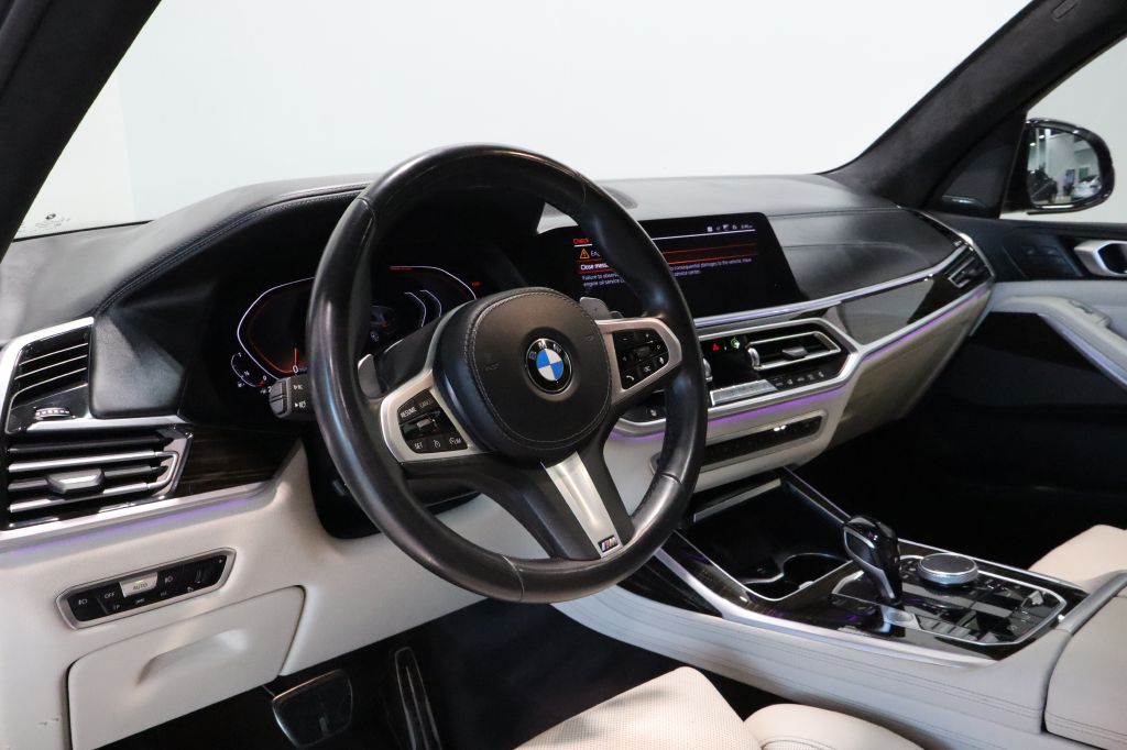 Photo 12 of this BMW X7