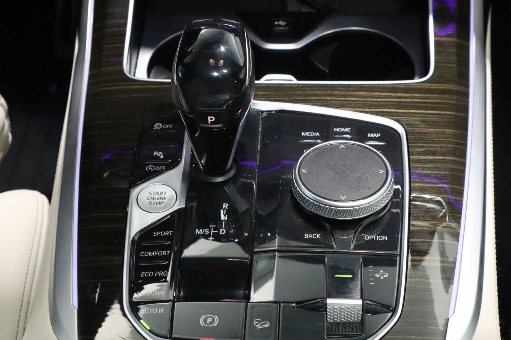 Photo 14 of this BMW X7