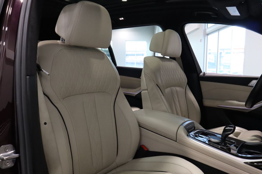 Photo 26 of this BMW X7