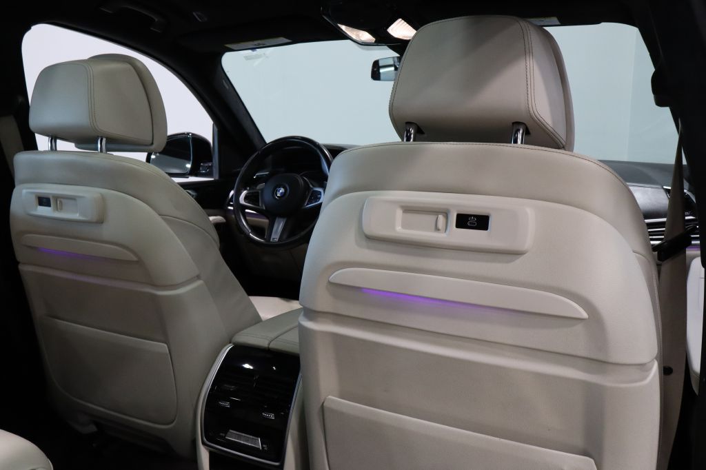 Photo 29 of this BMW X7