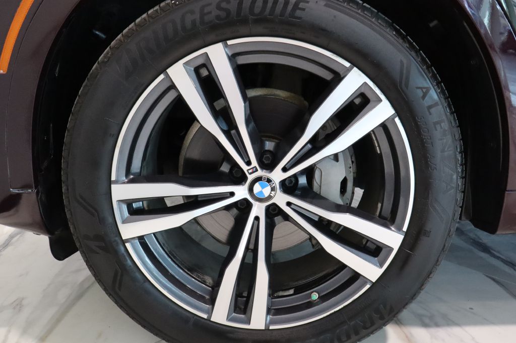 Photo 33 of this BMW X7