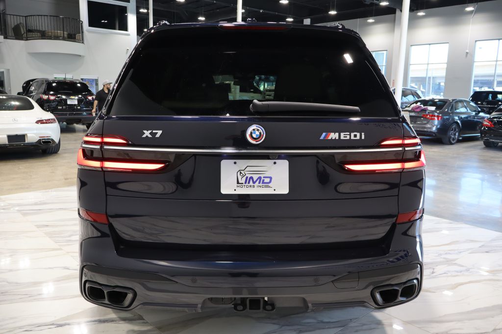 Photo 7 of this BMW X7