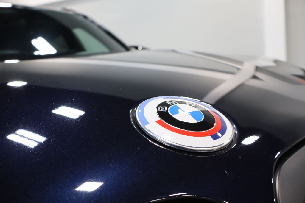 Photo 34 of this BMW X7