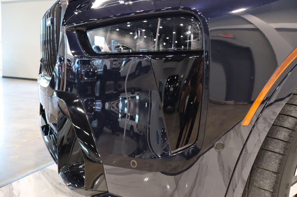 Photo 38 of this BMW X7