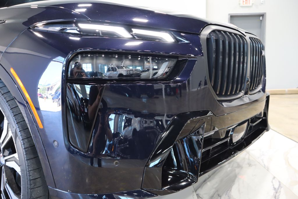 Photo 39 of this BMW X7