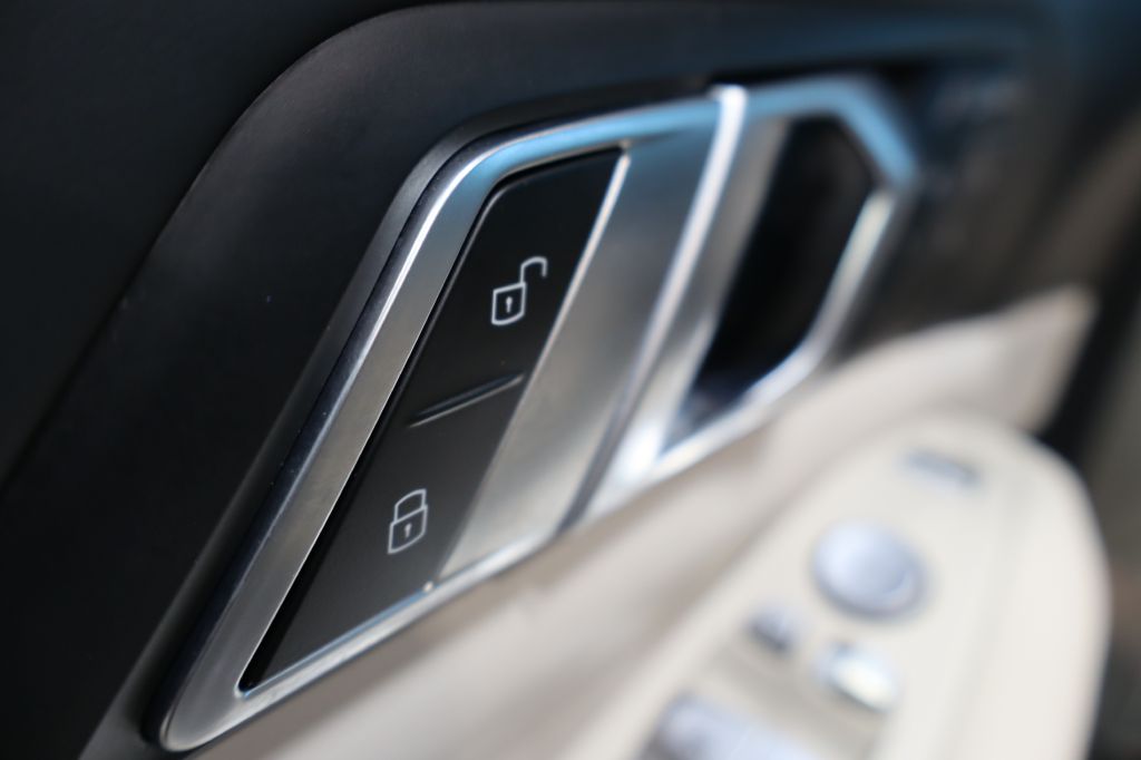 Photo 44 of this BMW X7