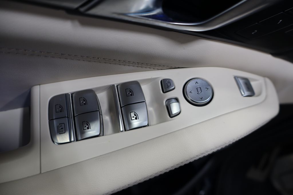 Photo 46 of this BMW X7