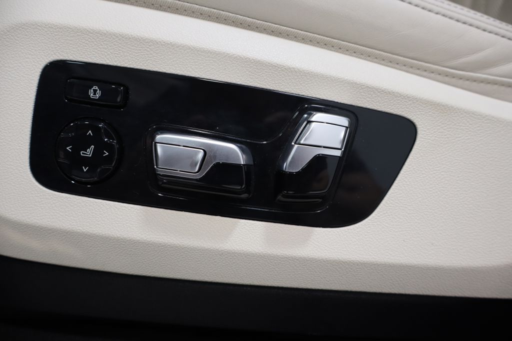 Photo 48 of this BMW X7