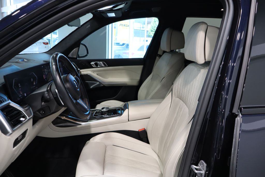 Photo 50 of this BMW X7