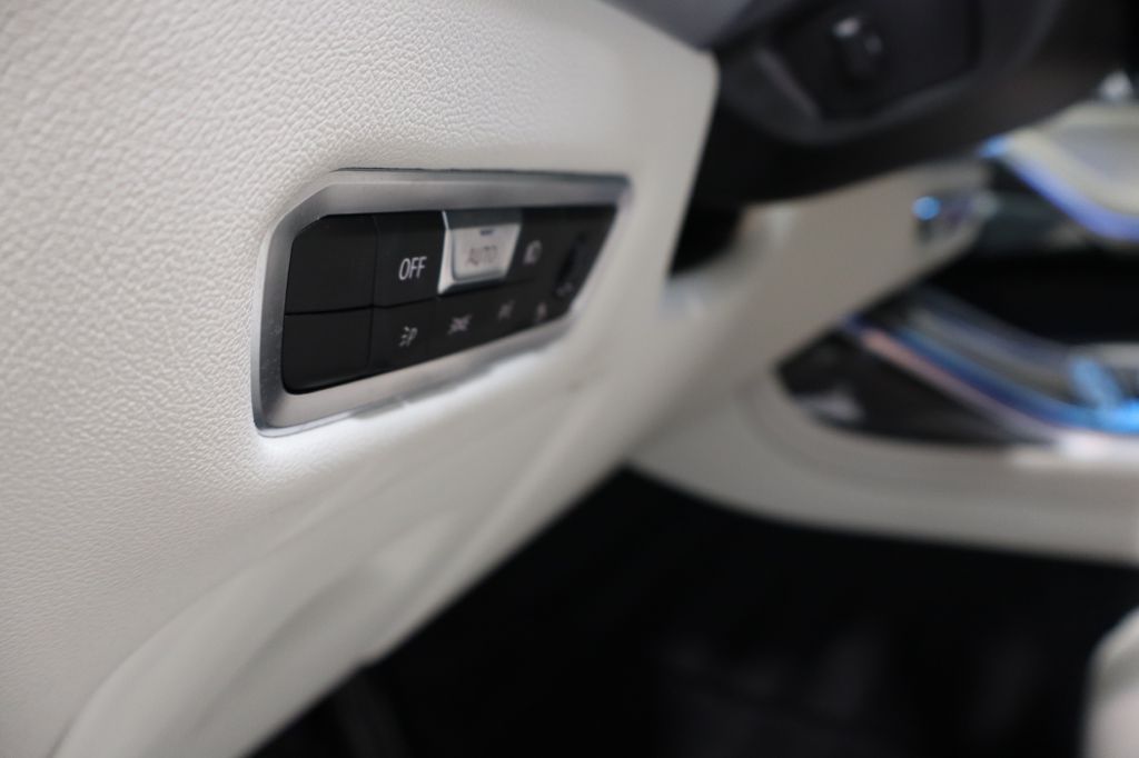 Photo 51 of this BMW X7