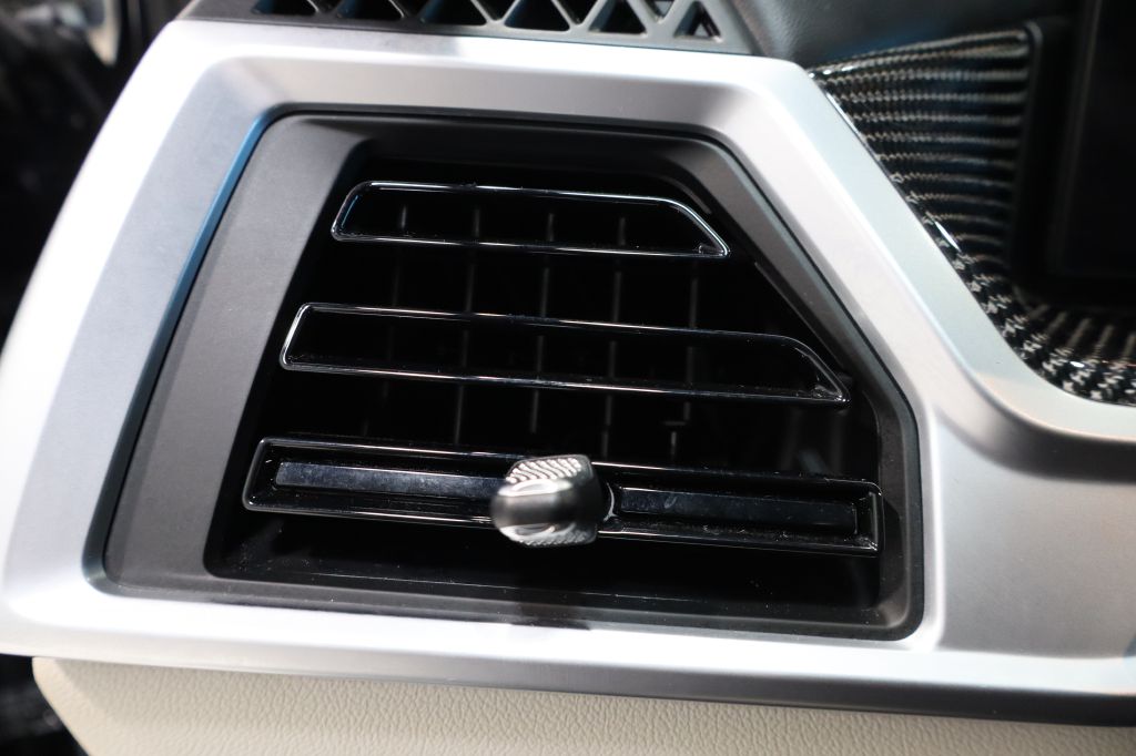 Photo 52 of this BMW X7