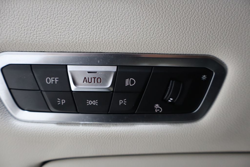 Photo 53 of this BMW X7