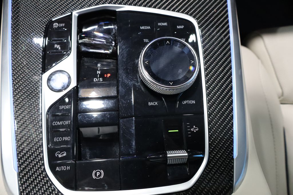 Photo 71 of this BMW X7