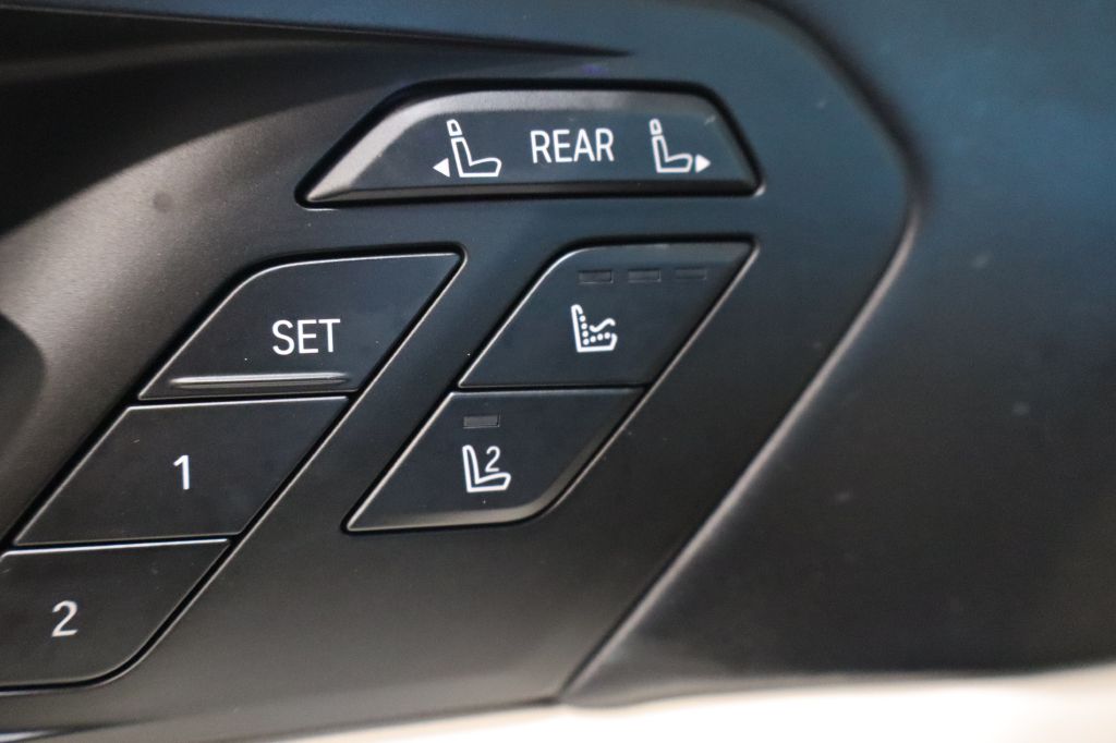 Photo 80 of this BMW X7