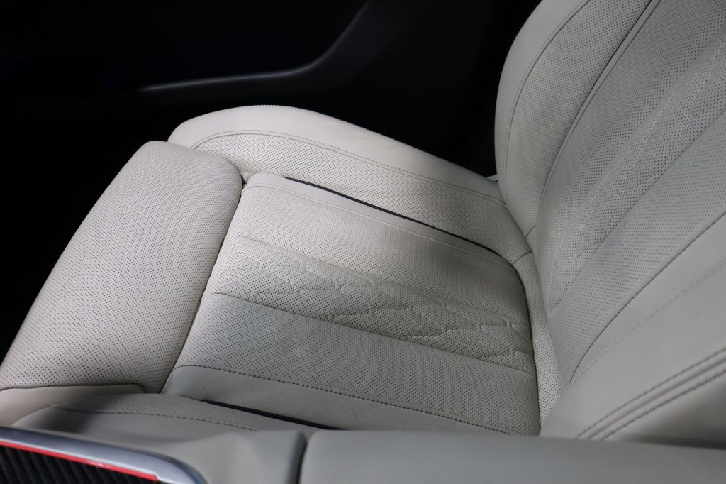 Photo 90 of this BMW X7
