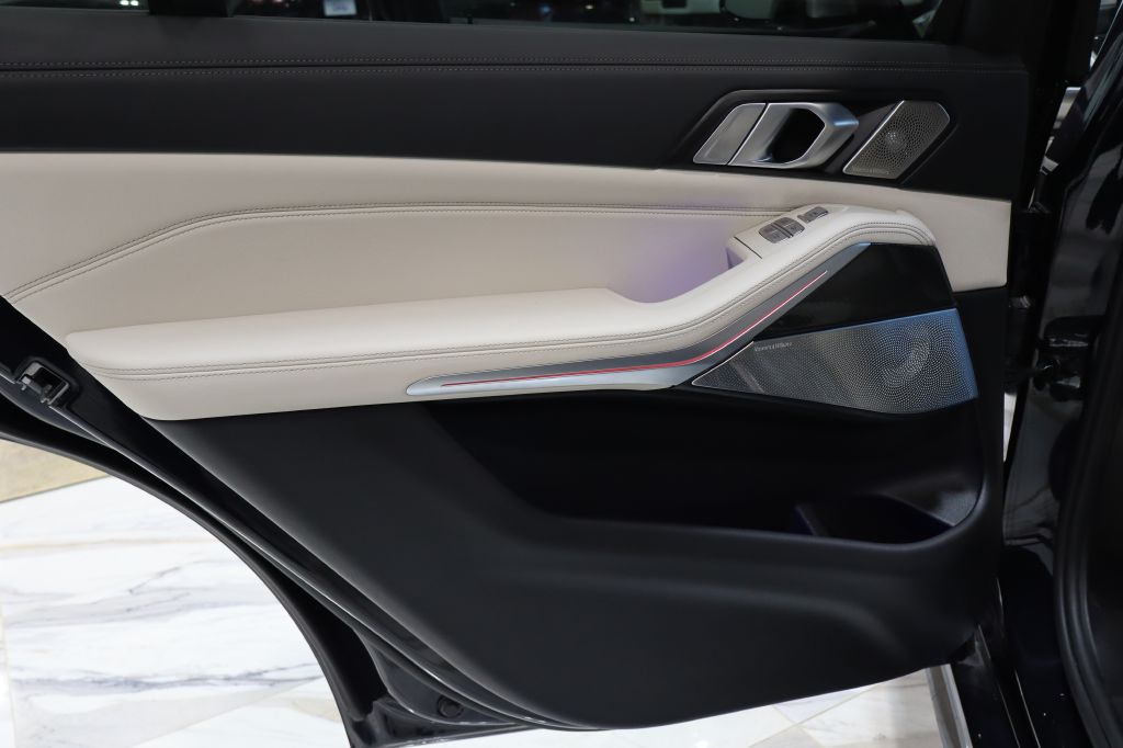Photo 93 of this BMW X7
