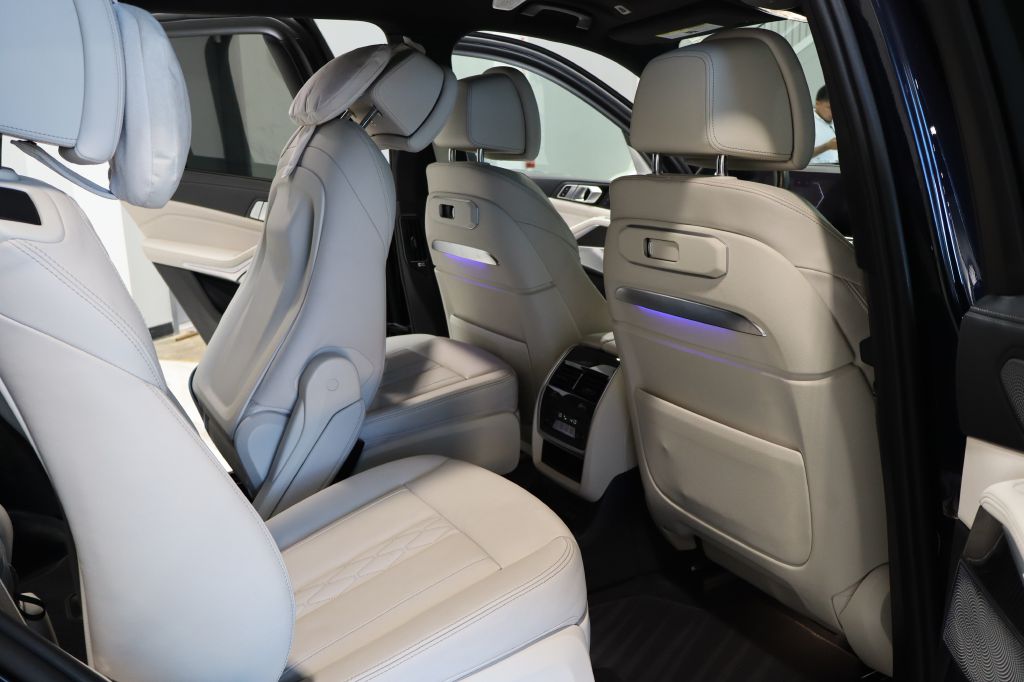Photo 109 of this BMW X7