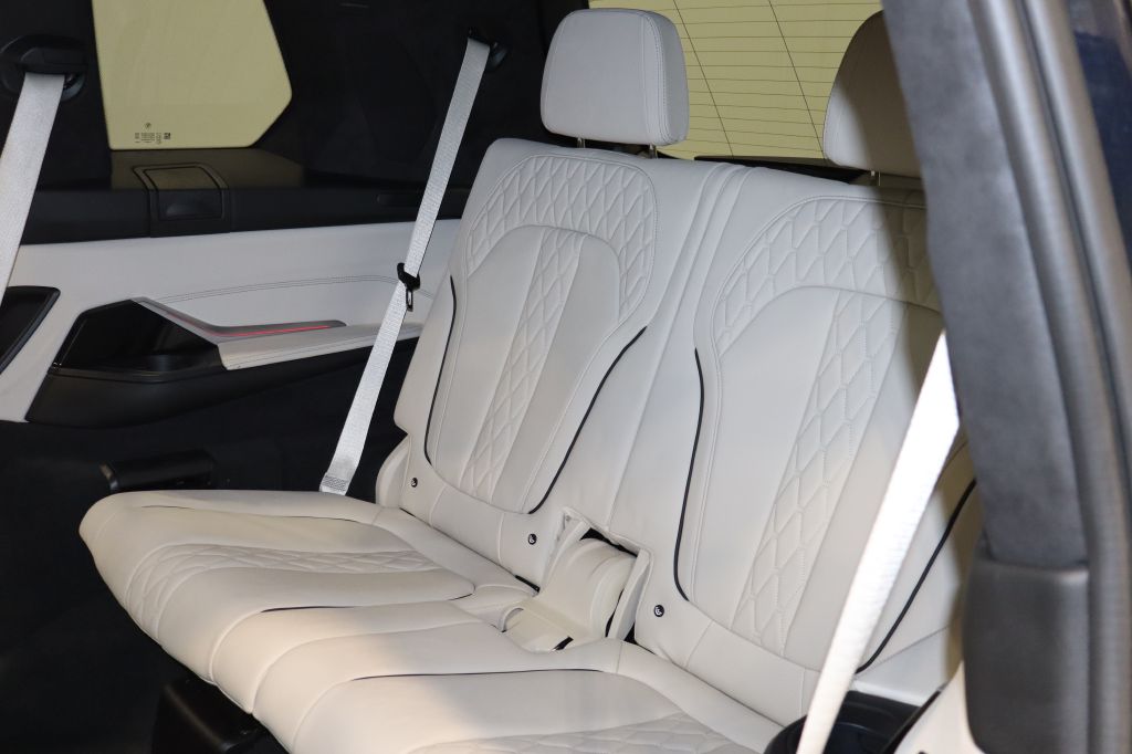 Photo 110 of this BMW X7