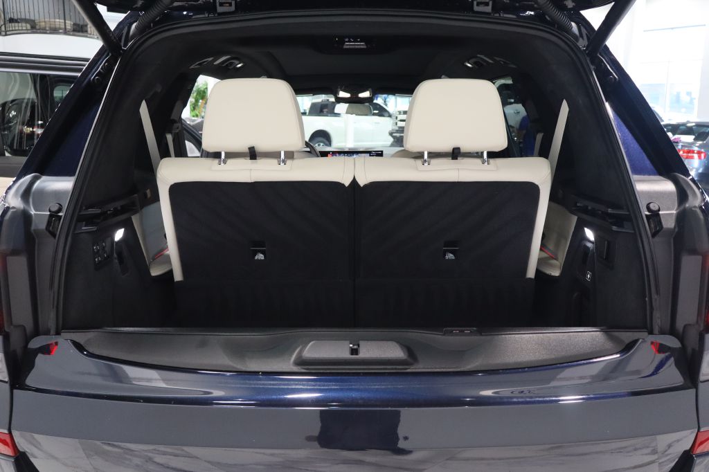 Photo 112 of this BMW X7