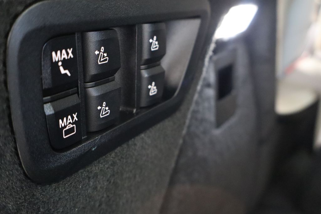 Photo 115 of this BMW X7