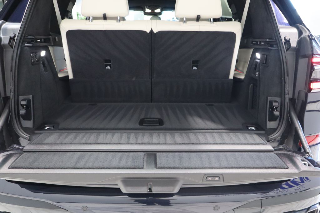 Photo 117 of this BMW X7