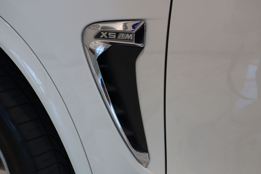 Photo 10 of this BMW X5
